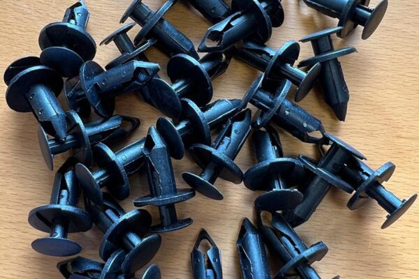 Vehicle trim panel clips - black
